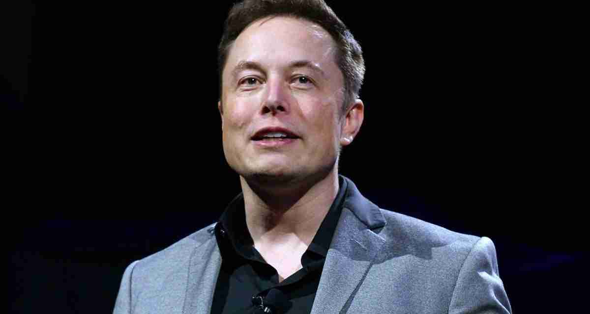 Musk annuncia l’acquisizione di Twitter: “L’uccellino è liberato”