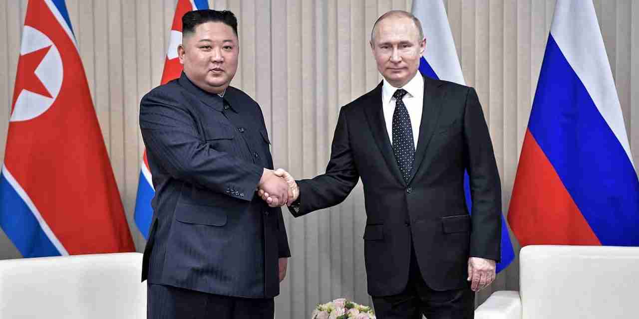 Ucraina, Kim Jong-un lascia la Russia e riceve prima di partire doni “esplosivi”