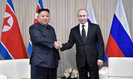 Ucraina, Kim Jong-un lascia la Russia e riceve prima di partire doni “esplosivi”