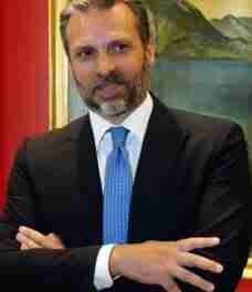 Intesa Sanpaolo trionfa agli Euromoney Awards for Excellence 2024