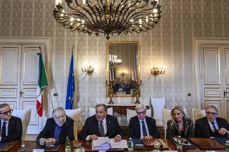 Vertice Nato a Napoli, incontro sulla sicurezza nel Mediterraneo