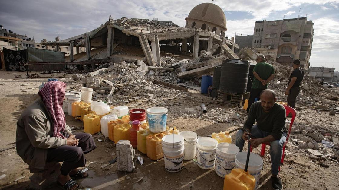 Guerra a Gaza, Israele avanza su Gaza City. Trump blocca i visti ai leader palestinesi