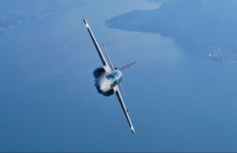 L’M-345 entra in servizio: l’Italia innova l’addestramento militare con il nuovo jet di Leonardo