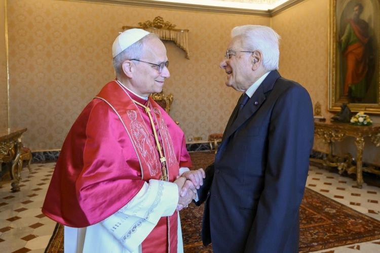 Il presidente Mattarella in visita ufficiale in Vaticano ha incontrato il  Papa
