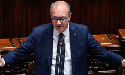 Le Nuove Linee Guida del Ministero dell’Istruzione tra Latino, Bibbia e Educazione Affettiva