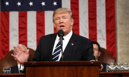 Trump, l’Europa rischia di essere cancellata. Meloni, se il vecchio continente vuole essere grande deve difendersi da solo