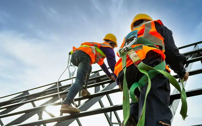 Sicurezza sul lavoro, verso un nuovo decreto: badge elettronico, fondi Inail e misure anti-molestie