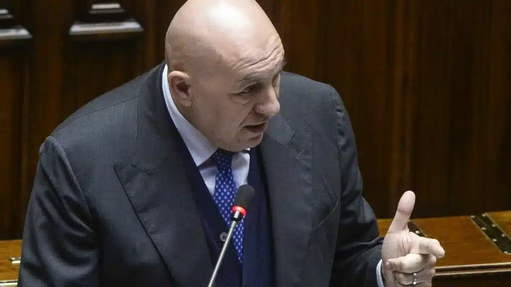 Crosetto, l’attacco di Israele contro l’Iran rappresenta una violazione delle regole del diritto internazionale