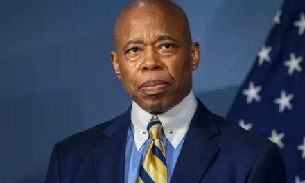 Eric Adams si ritira dalla corsa a sindaco di  New York