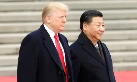 Usa – Cina. E’ guerra commerciale, Trump annuncia nuovi dazi e  Wall Street chiude  in profondo rosso