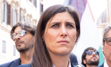 Chiara Appendino lascia la vicepresidenza del M5S: “Mi dimetto, serve una riflessione collettiva”