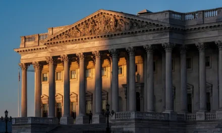 Compromesso al Senato USA: fine dello shutdown e rinvio sul nodo sanitario