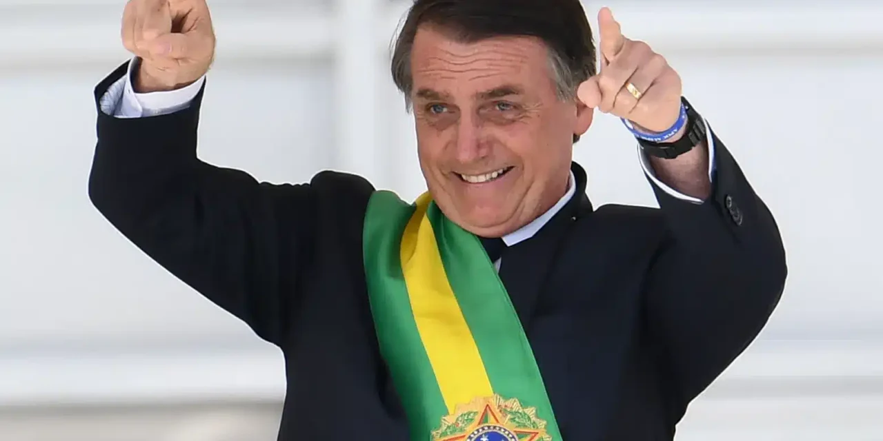 Brasile, arrestato e portato in carcere l’ex presidente Bolsonaro