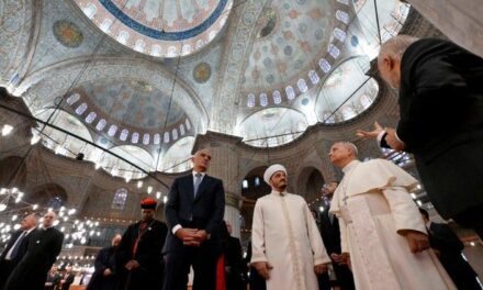 Papa Leone XIV, storica visita alla Moschea Blu: dialogo interreligioso e prospettive ecumeniche