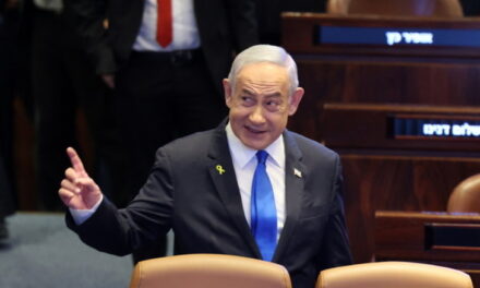 Netanyahu presenta richiesta di grazia al presidente e in Cisgiordania coloni aggrediscono un gruppo di attivisti, tra cui tre italiani