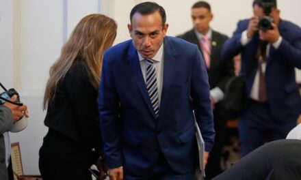 Perù, il presidente ad interim José Jerí sotto indagine per incontri segreti con imprenditori cinesi