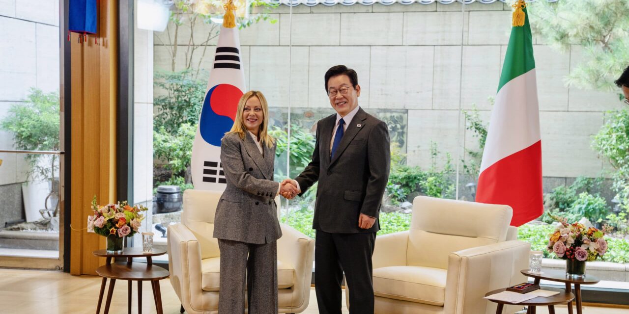 Meloni a Seoul firma intesa su semiconduttori e rilancia il dialogo strategico