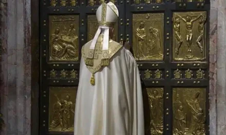 Il Papa chiude la Porta Santa. Si conclude il Giubileo della speranza