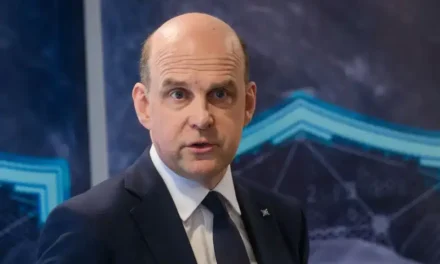 Relazione all’ambasciata Nato: il caso Lapsley imbarazza Londra e il Foreign Office