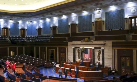 Usa, la Camera blocca i dazi al Canada: sei repubblicani votano contro Trump