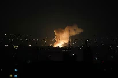 L’Iran bombardato a tappeto nella notte