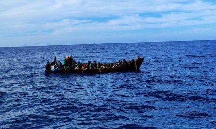 Naufragio di una barca con migranti a bordo dinanzi a Lampedusa, disperso un bambino