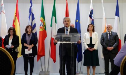 Escalation nel sud del Libano: coinvolti i militari italiani Unifil, Tajani in visita a Beirut