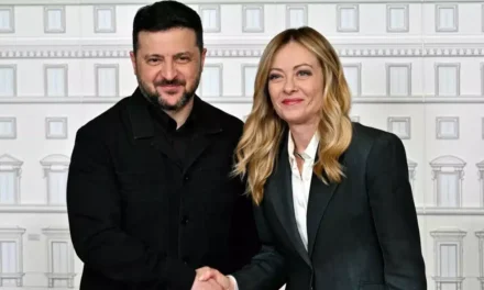 Zelensky a Roma ricevuto da Meloni e Mattarella. La premier, “Occidente diviso regalo a Mosca”.