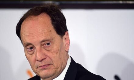 Nucleare in Italia, Ciriani apre al referendum ma il governo frena: scontro con le opposizioni