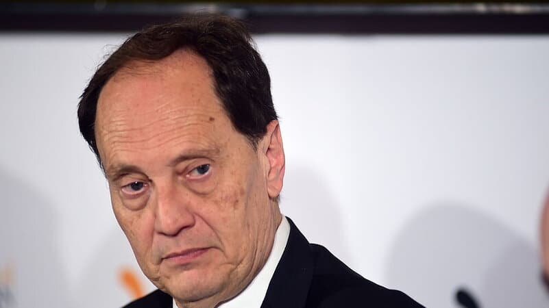 Nucleare in Italia, Ciriani apre al referendum ma il governo frena: scontro con le opposizioni