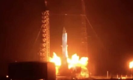 Esplosione del razzo New Glenn durante un test in Florida: stop al programma di Blue Origin