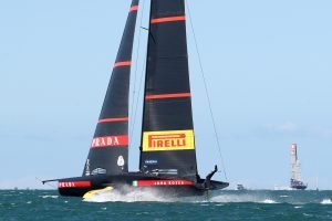 Luna Rossa trionfa a Cagliari: Burling e Tita dominano la finale contro New Zealand