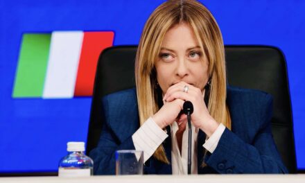 Meloni rilancia il lavoro stabile: “Stop a sfruttamento e contratti pirata”