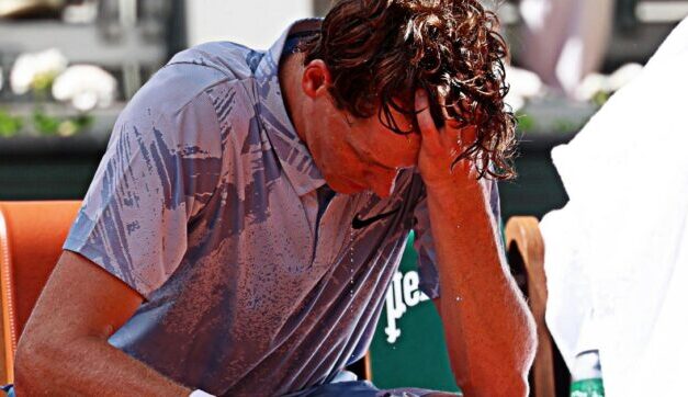 Roland Garros, Sinner crolla contro il caldo e saluta Parigi