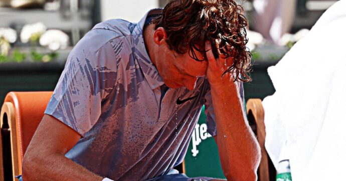 Roland Garros, Sinner crolla contro il caldo e saluta Parigi